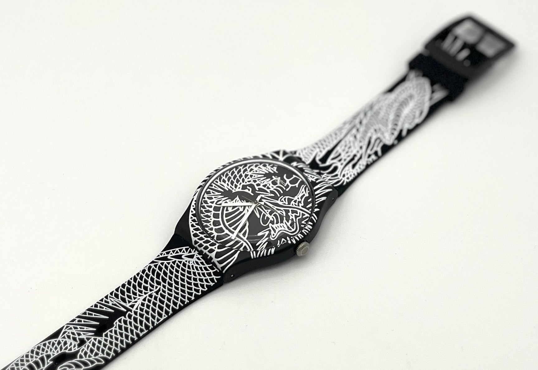 Swatch New Gent DRACONEM SUOZ150 (2012)